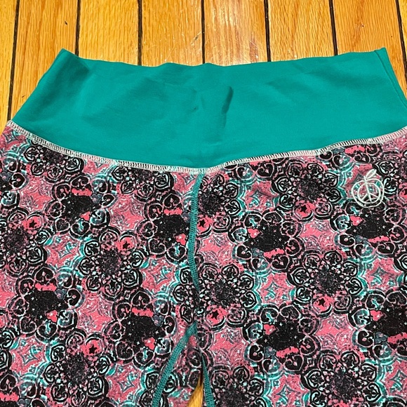 COPY - Green Apple leggings - Picture 2 of 4